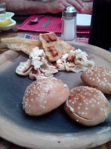 Cemitas rellenas de requesón y Machucadas